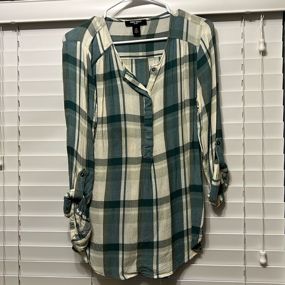 Nine West 3/4 sleeve plaid top